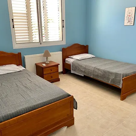 Cozy 2 Bdr House With Panoramic Sea Views