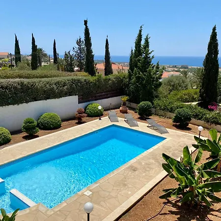 Cozy 2 Bdr House With Panoramic Sea Views