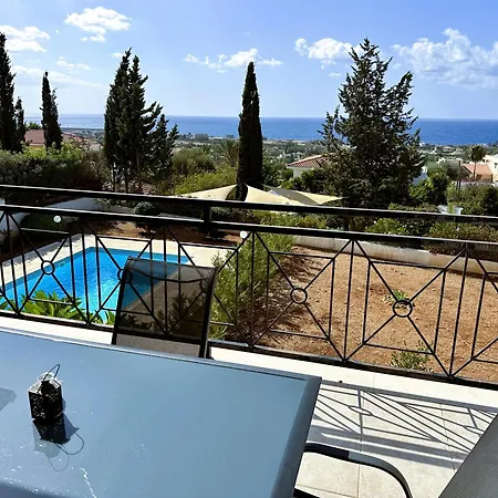 Cozy 2 Bdr House With Panoramic Sea Views *